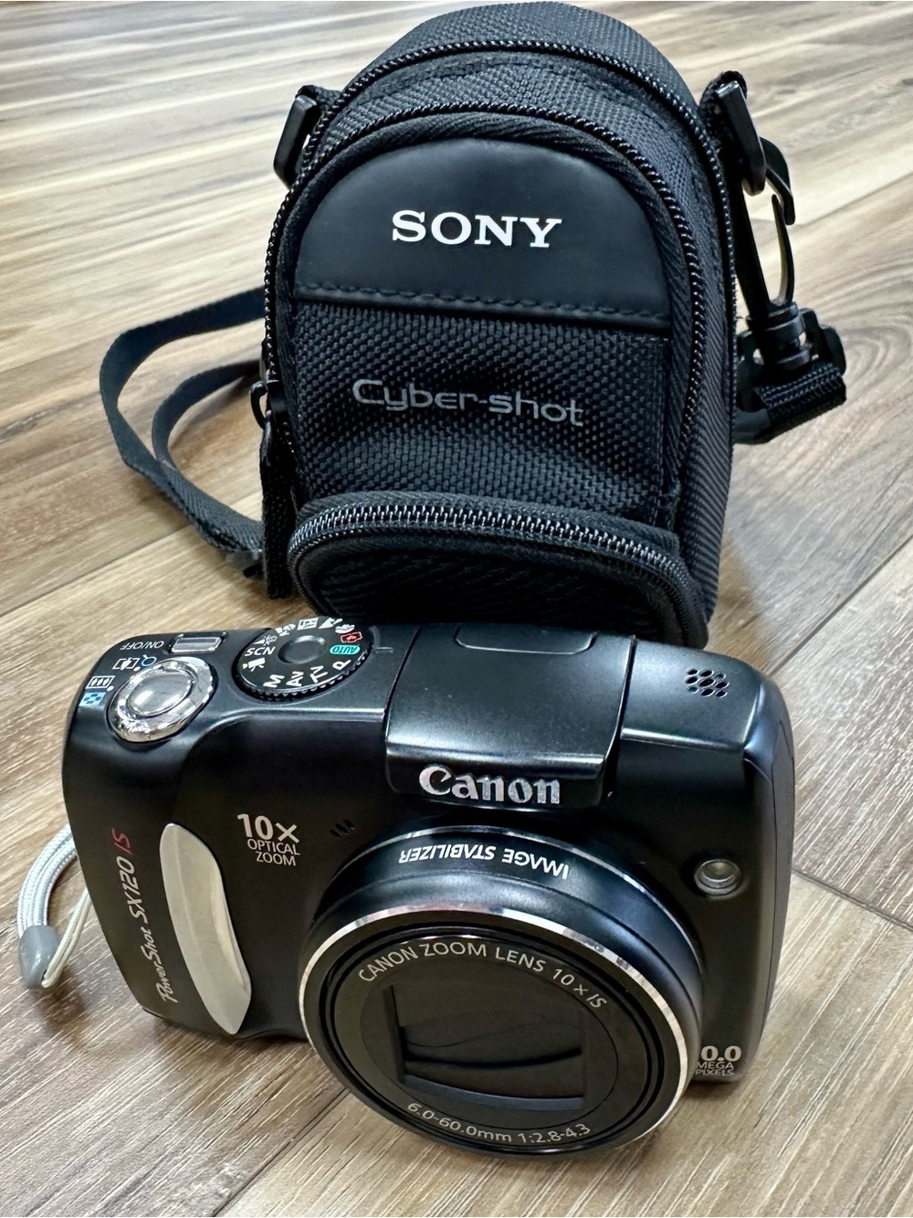 Canon PowerShot SX120 IS 10 MP Digital Camera 10x Zoom, Tested, w/ Case